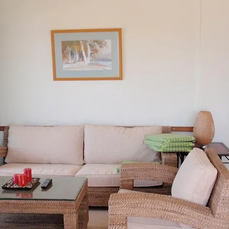 2 Bedrooms In Los Geranios アパート